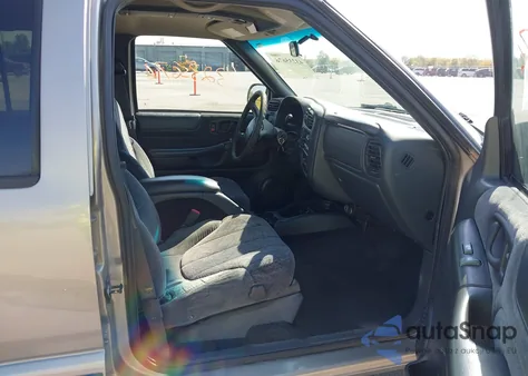 2001 Chevrolet S-10 Ls z USA, uszkodzony, nr VIN 1GCDT13W21K254779